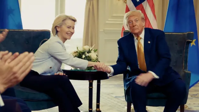 President Trump shakes hands with EU President Ursula von der Leyen