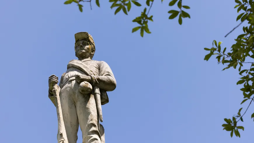 Confederate soldier memorial