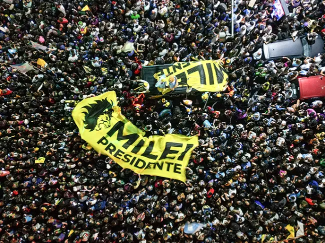 Milei crowd