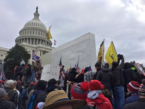 1600px-dc_capitol_storming_img_7917_1_.jpg