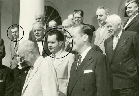 Wie Nixon und die Rockefellers sich zusammentaten, um den Dollar zu zerstören Wie Nixon und die Rockefellers sich zusammentaten, um den Dollar zu zerstören