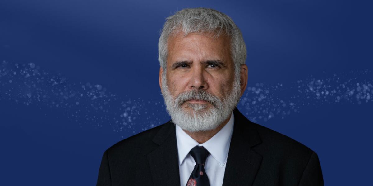 Dr. Robert Malone Reads Rothbard | Mises Institute