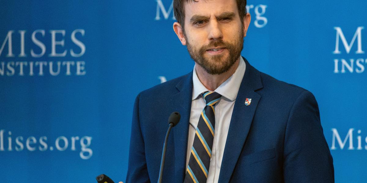 What Rothbard Can Teach the Public about Public Economics What Rothbard Can Teach the Public about Public Economics