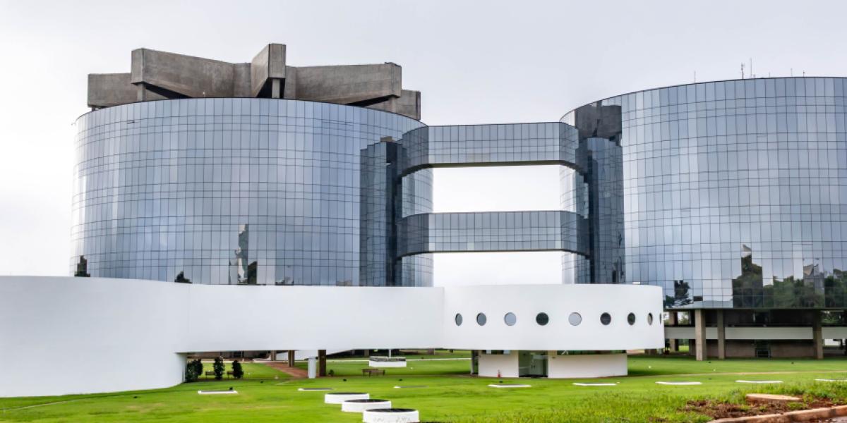 Brazil’s Public-Sector Supersalaries: The State as Inequality’s Overlooked Engine