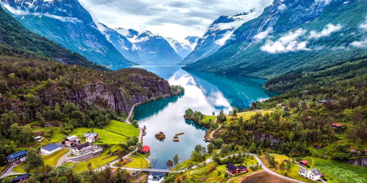 How Norway Built the World’s Largest Fund and a Thriving Economy to Boot How Norway Built the World’s Largest Fund and a Thriving Economy to Boot