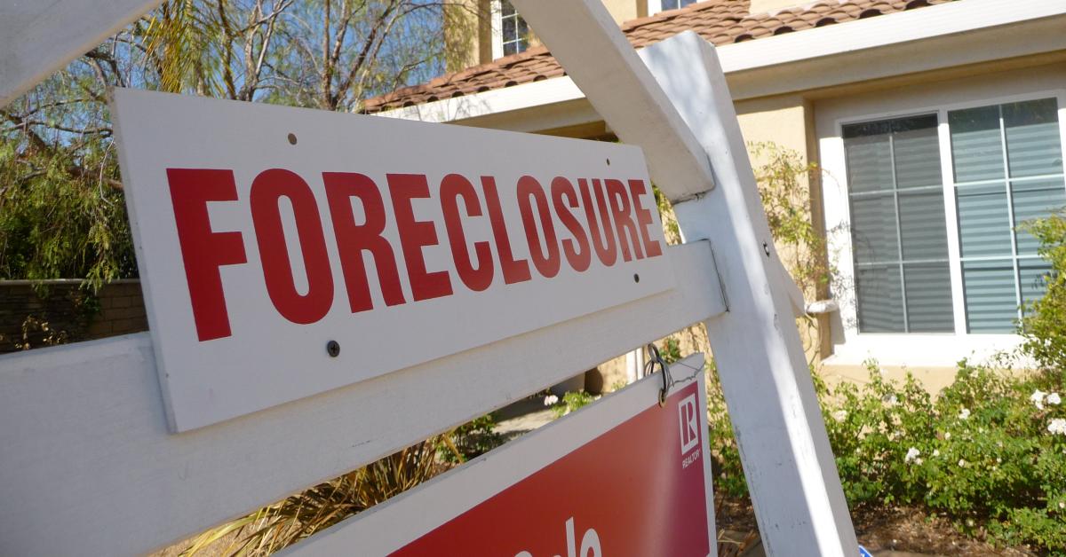 Foreclosure_sign.jpg?itok=StUuDvRI